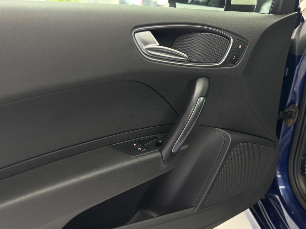 Audi A1 1.6 TDI 105 CV S-line Full Optional