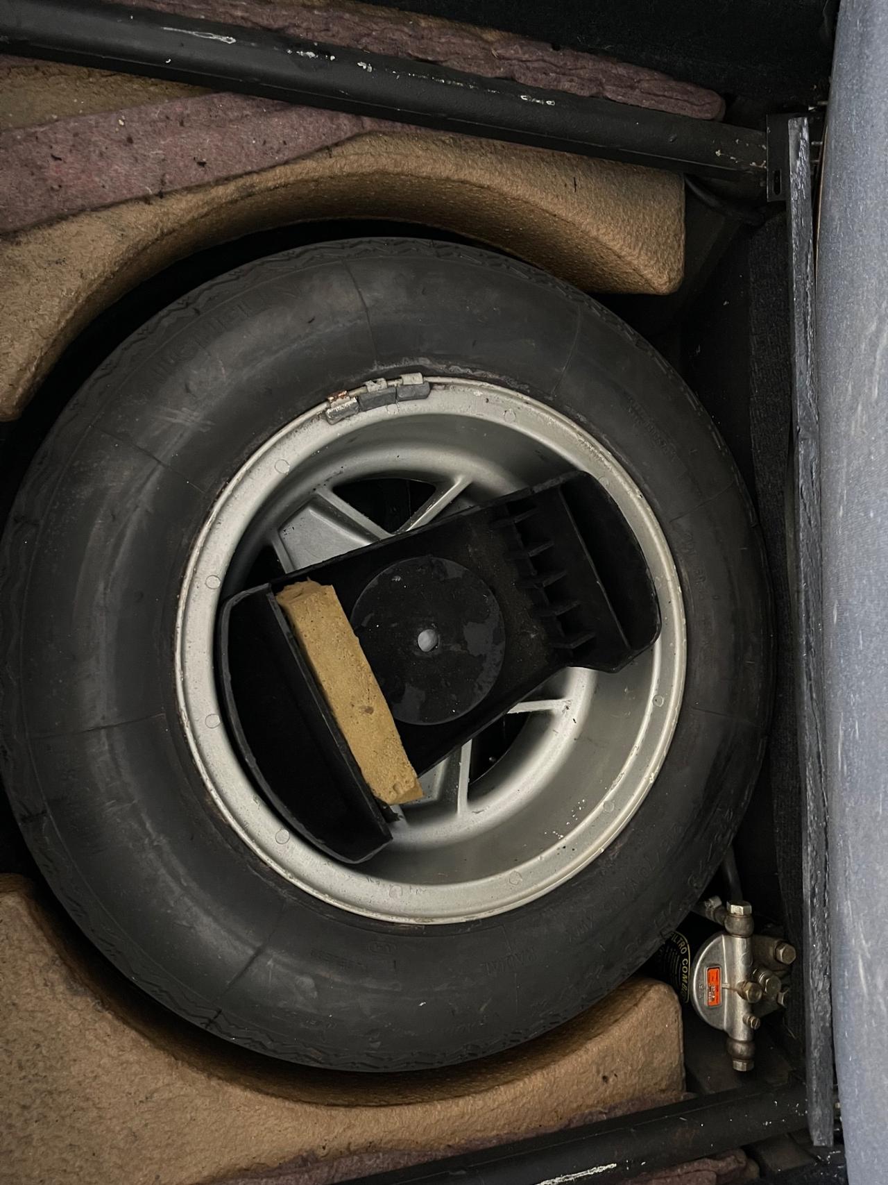 Ferrari 365 GT4 2+2 ASI Monodado PERMUTE RATE