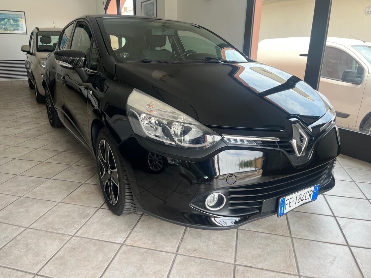 Renault Clio TCe 12V 90CV Start&Stop 5 porte Energy Intens