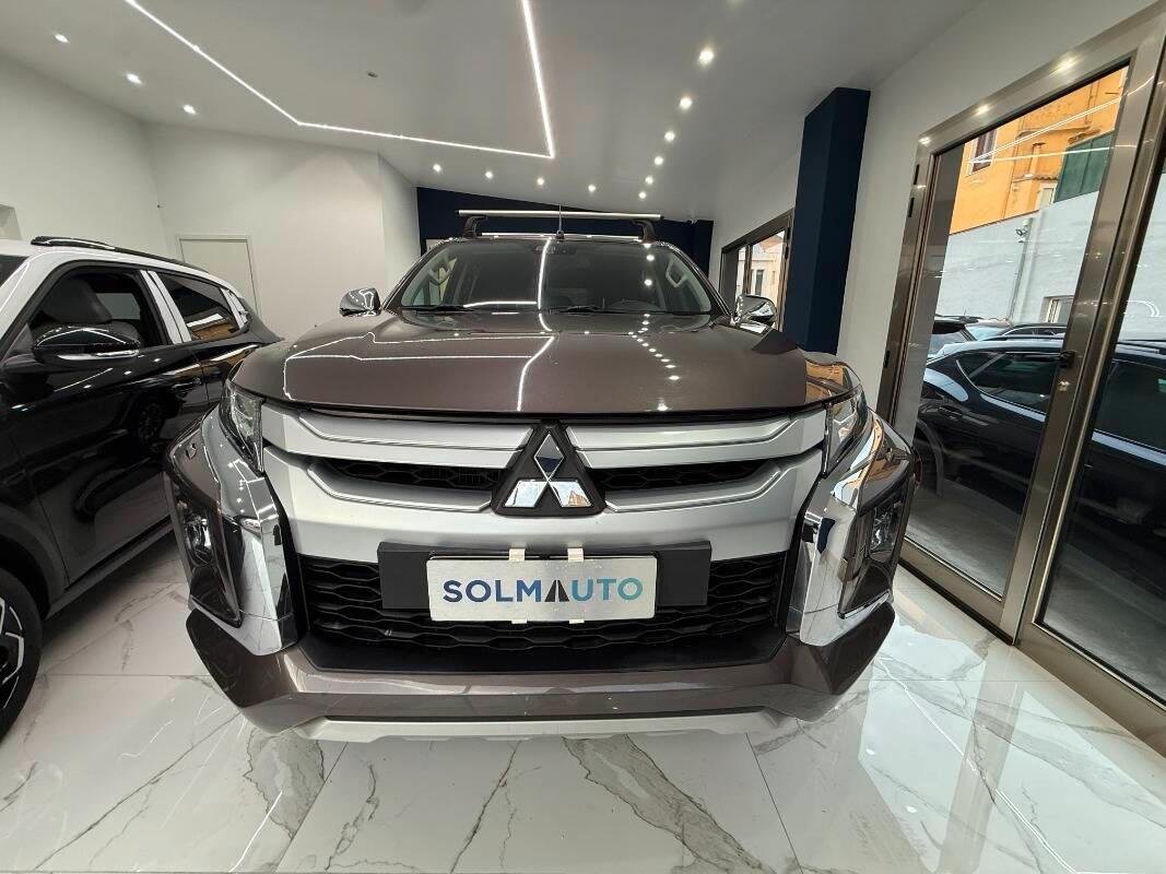 Mitsubishi L200 Double Cab MItsubishi L200 d.cab 2.3d Intense 4wd 150cv auto