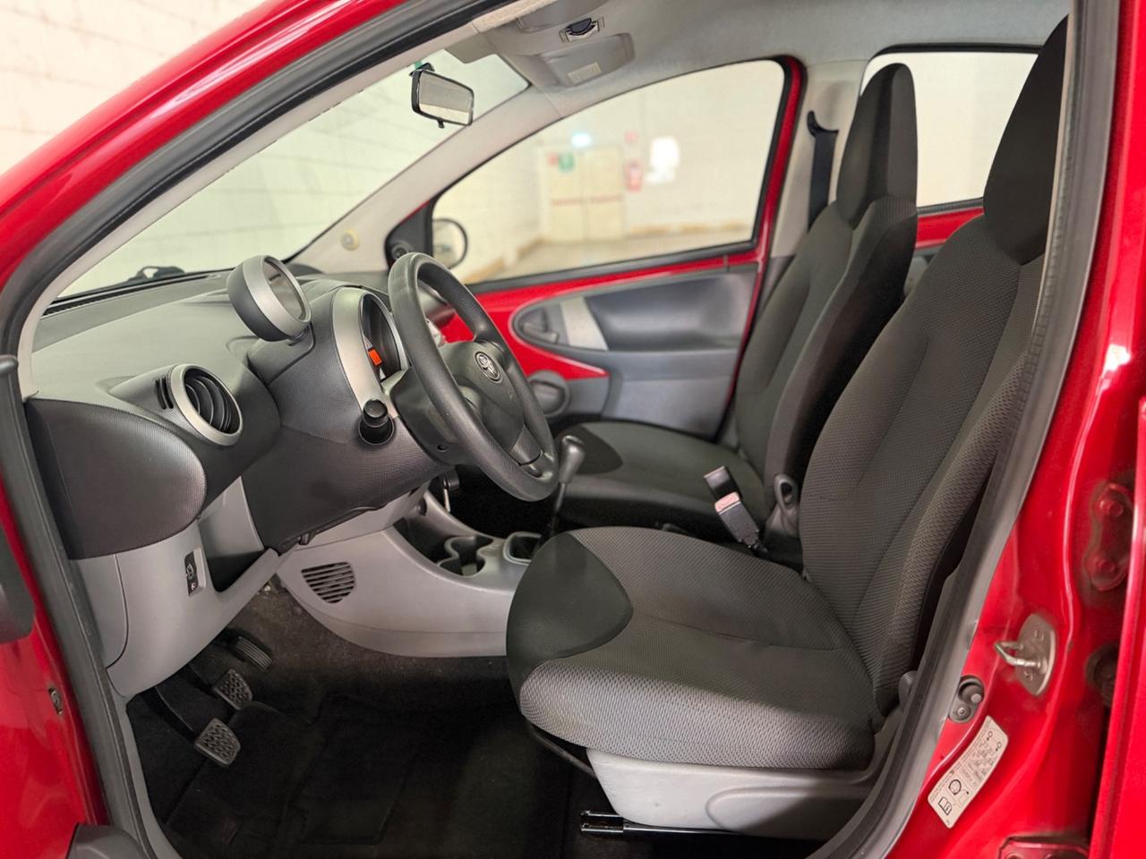 Toyota Aygo 1.0 12V VVT-i 5 porte Sol