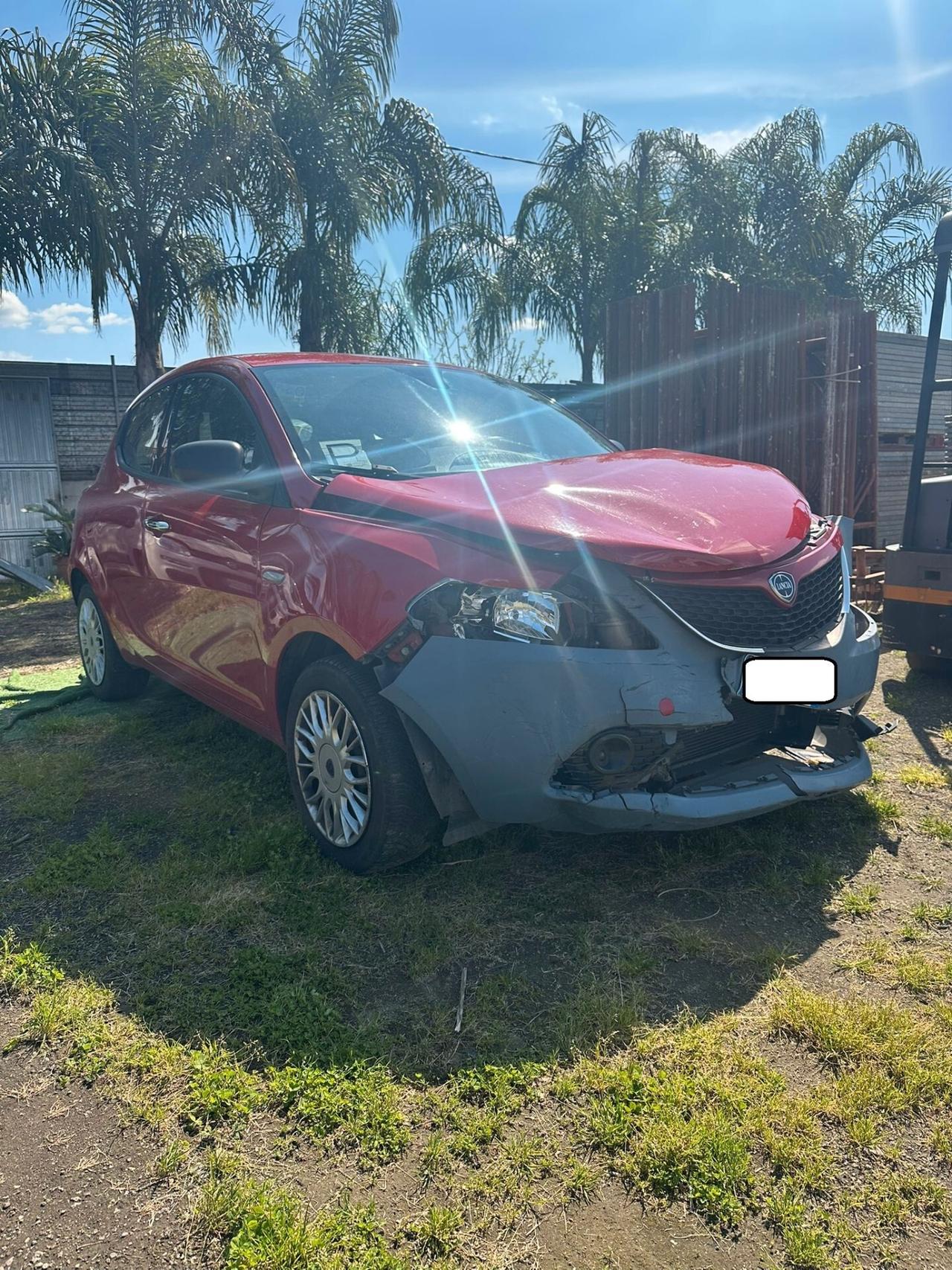 Lancia Ypsilon 1.2 69 CV 5 porte Gold SINISTRATA