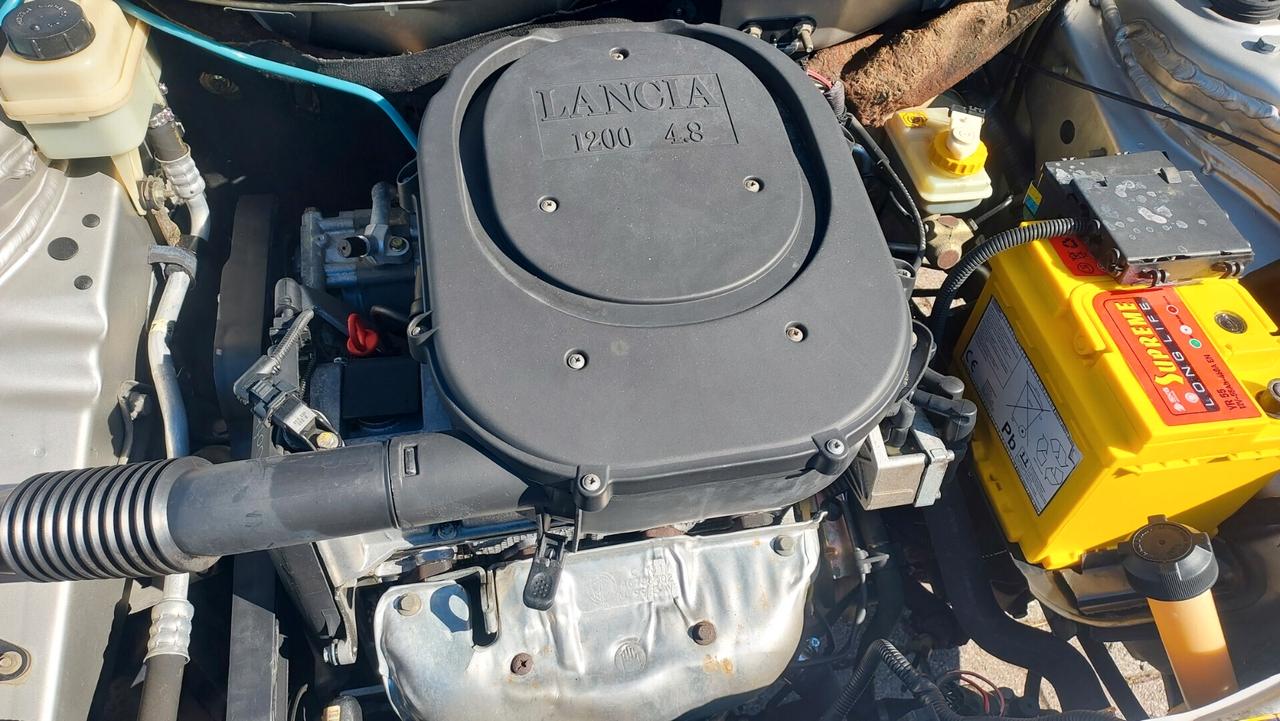 Lancia Y 1.2i cat Unica