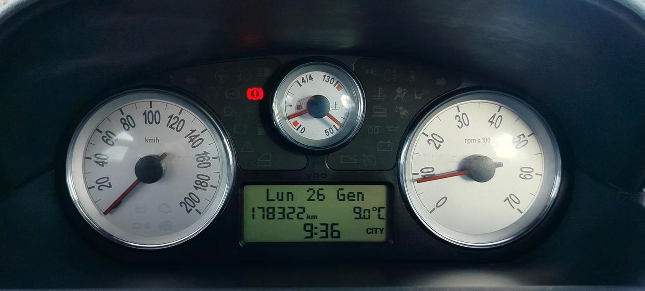 Lancia Ypsilon 3 Porte Ypsilon 1.3 mjt 16v Sport MomoDesign 105cv