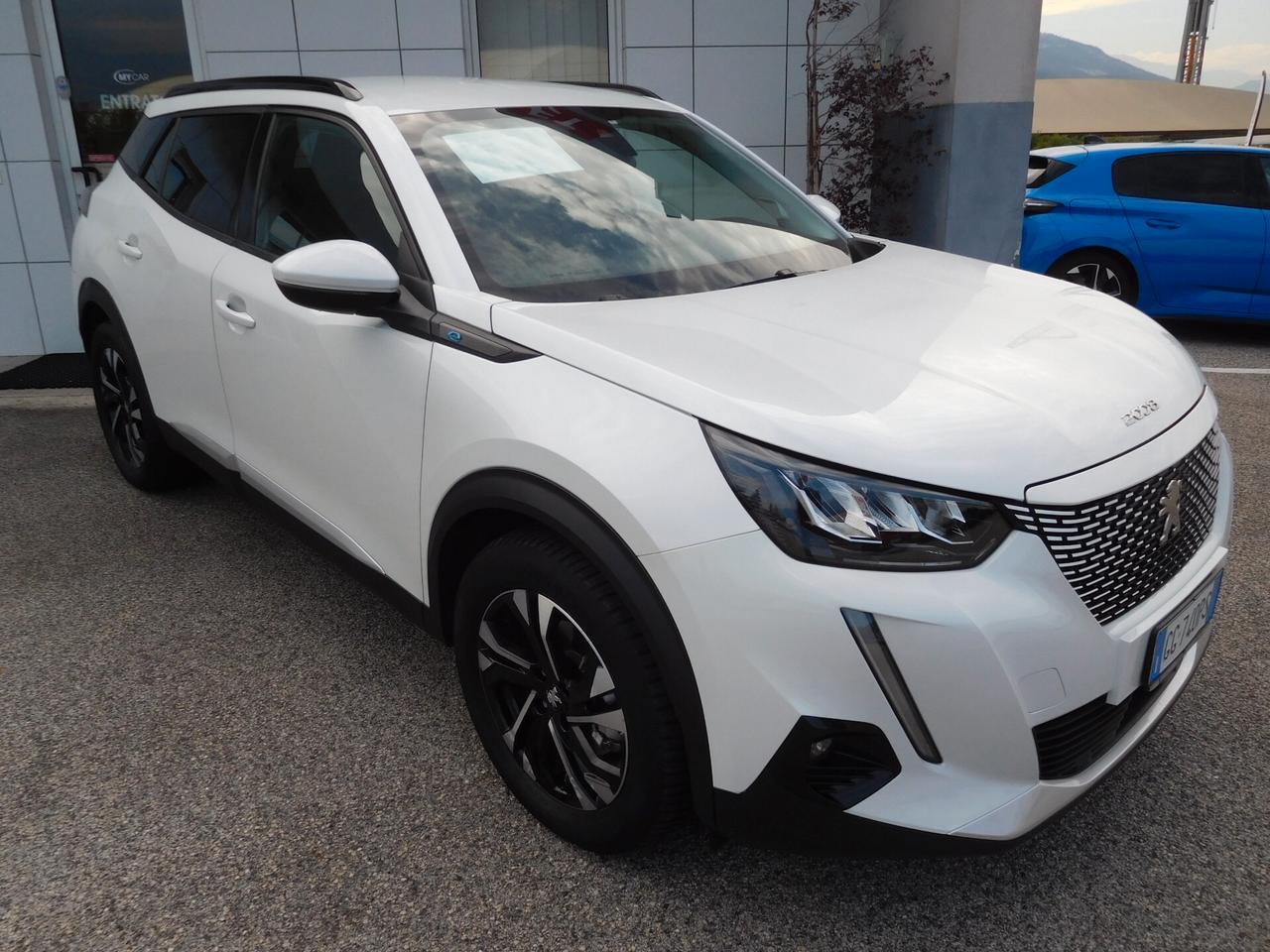 Peugeot 2008 motore elettrico 136 CV Allure Pack