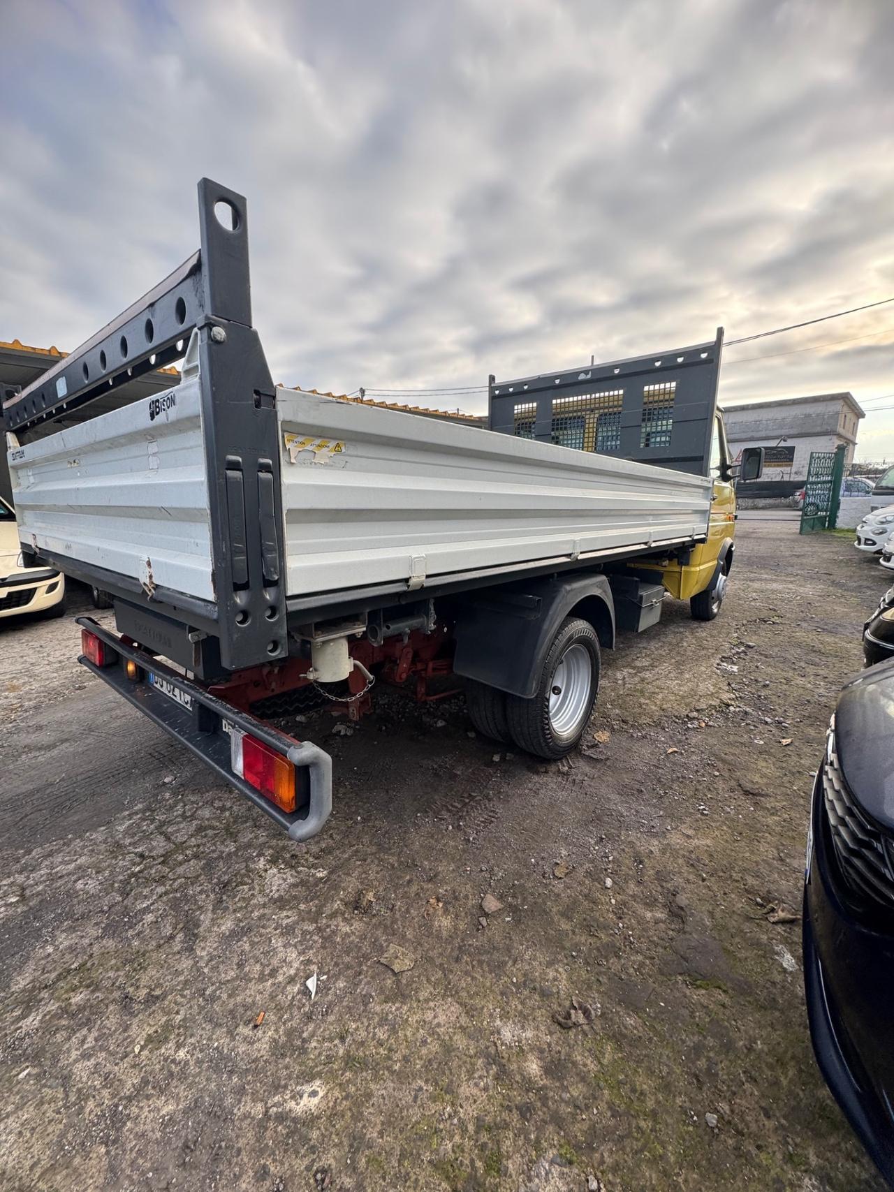 Iveco Daily 35.12 2.8 TDI ribaltabile 3 laterale