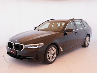 BMW 518d Touring mhev 48V auto