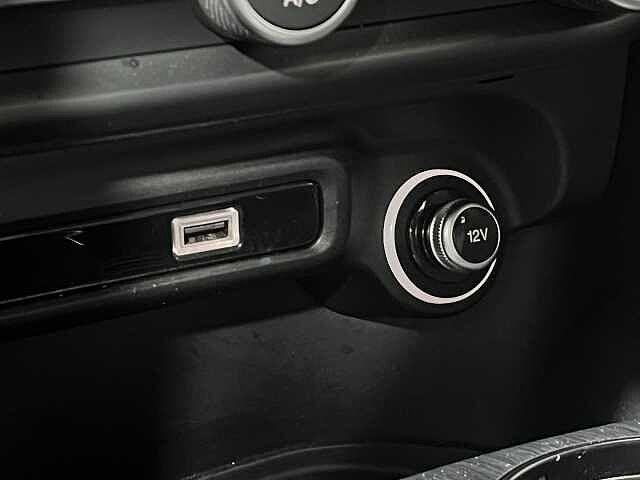 Alfa Romeo Giulia 2.0 Turbo 200 CV AT8 Business