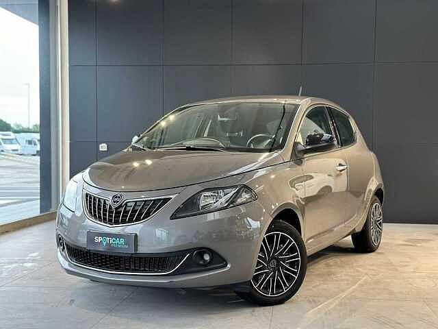 Lancia Ypsilon 1.0 FireFly 5 porte S&S Hybrid Ecochic Silver