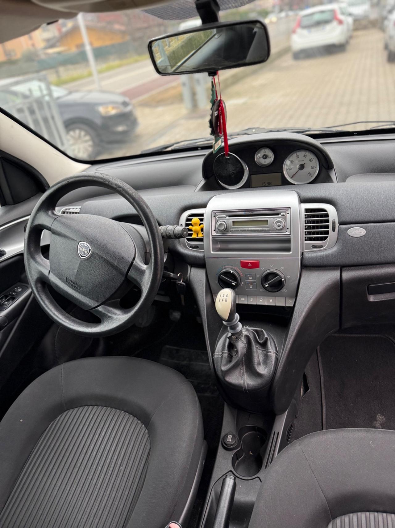 Lancia Ypsilon 1.2 Versus