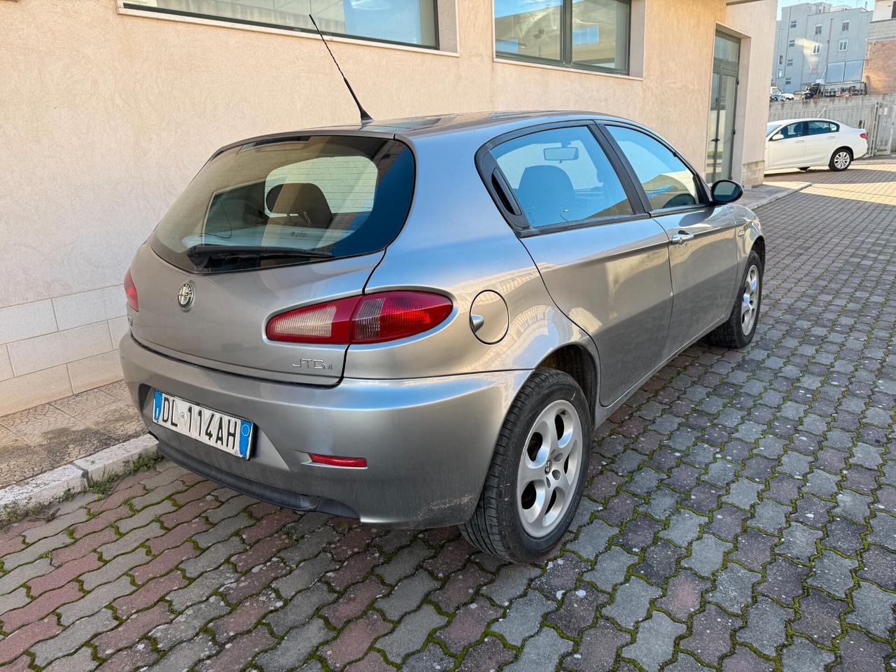 Alfa Romeo 147 1.9 JTD M-JET 16V 5 porte Dist.