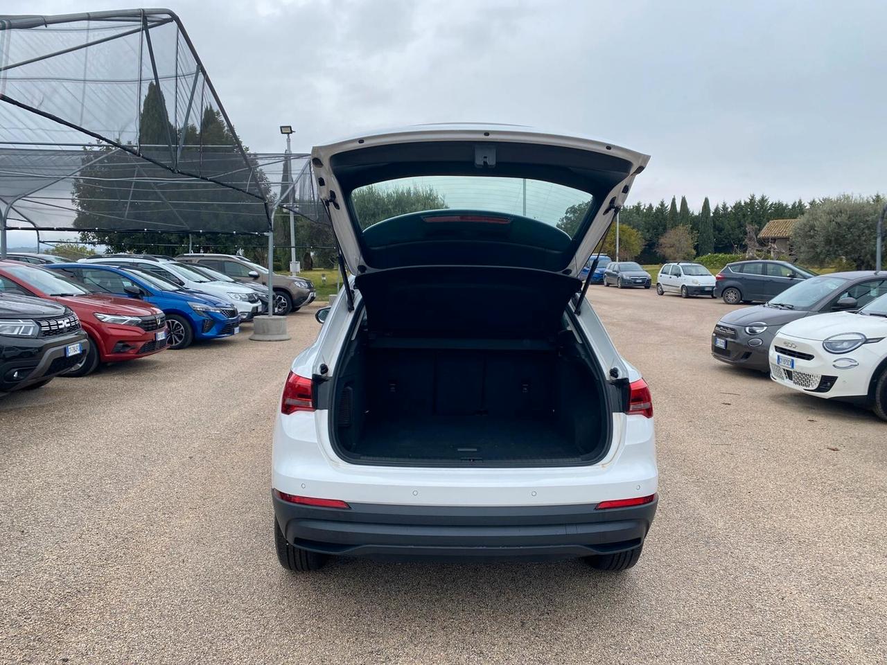 Audi Q3 45 TFSI e S tronic Business