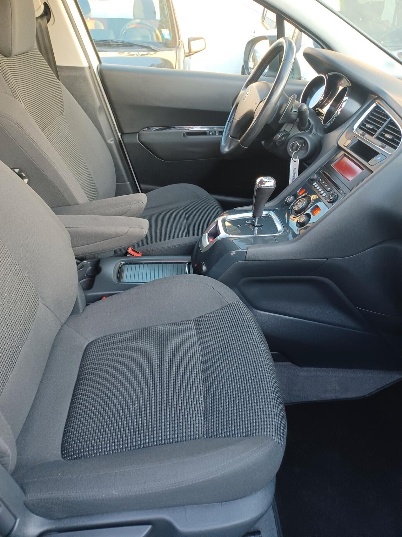 Peugeot 5008 1.6 HDi 115CV Allure 7 POSTI