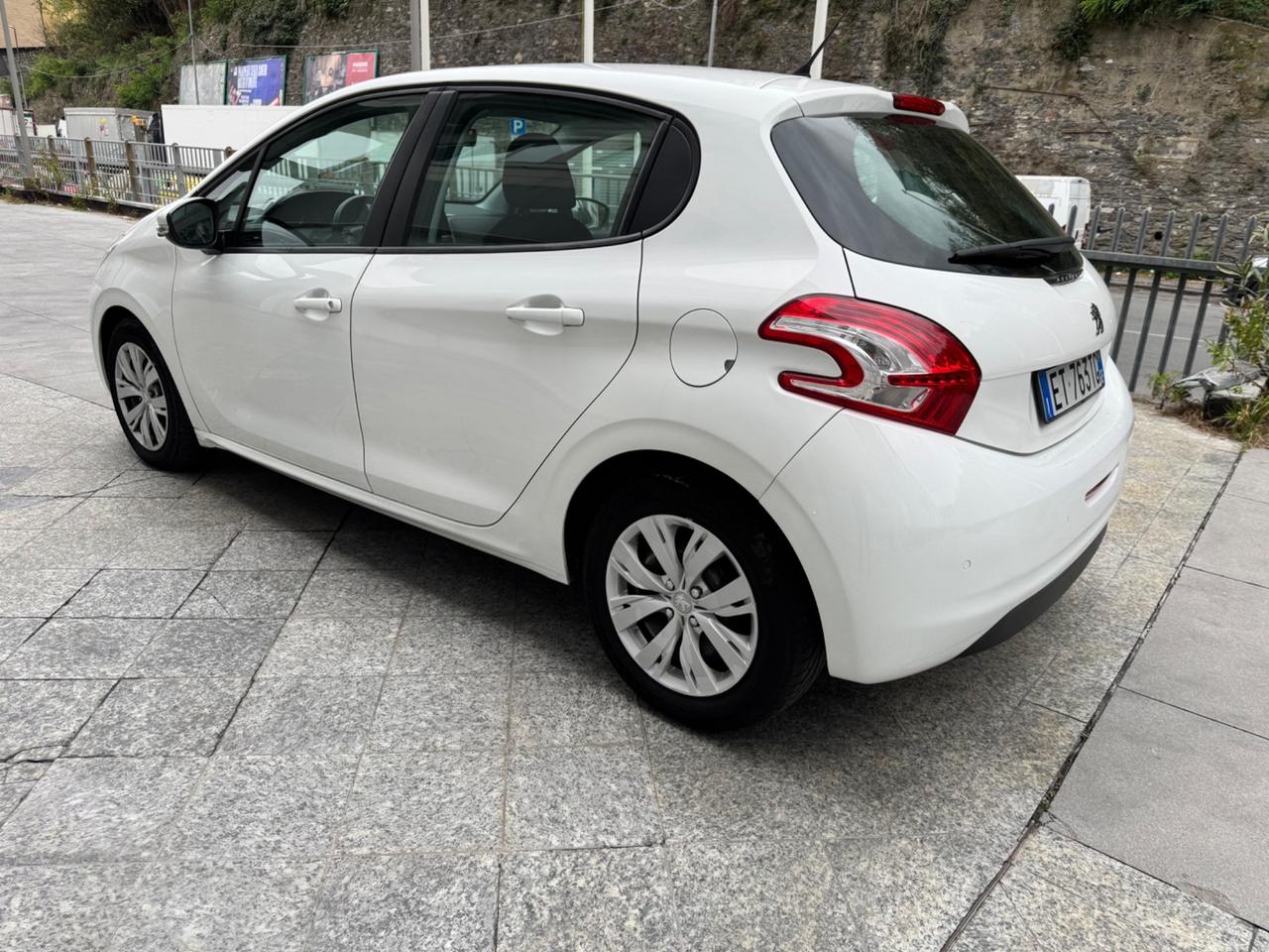 PEUGEOUT 208 1.6 HDI 92 CV NEOPATENTATI