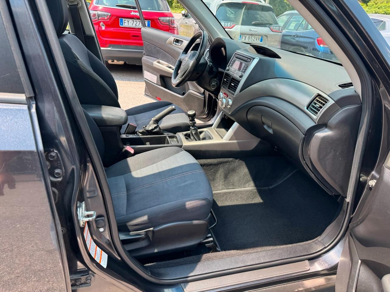 Subaru Forester 2010 2.0d X 6mt*
