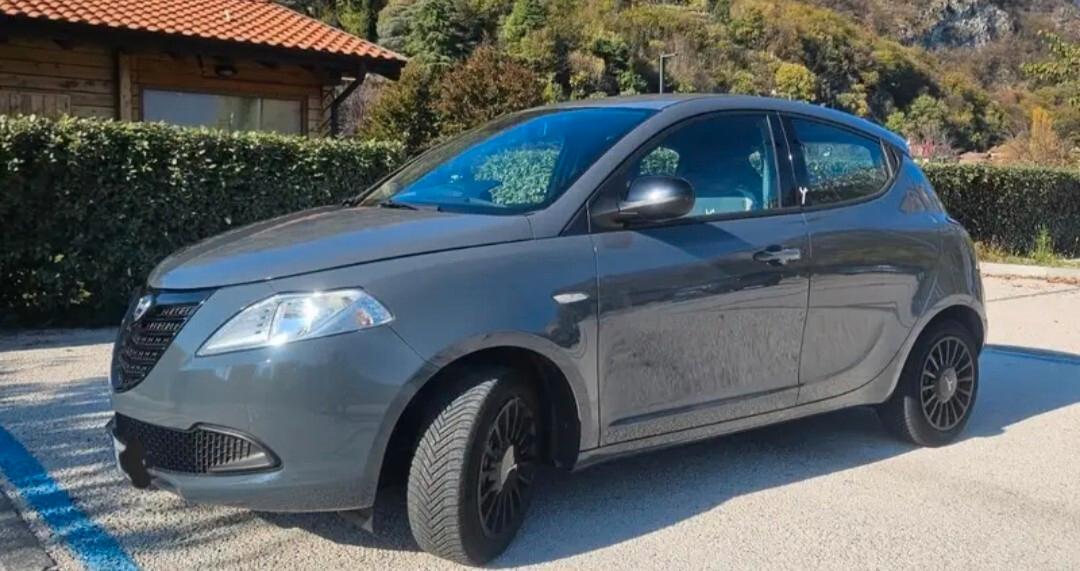 Lancia Ypsilon 1.2 69 CV 5 porte CON GARANZIA