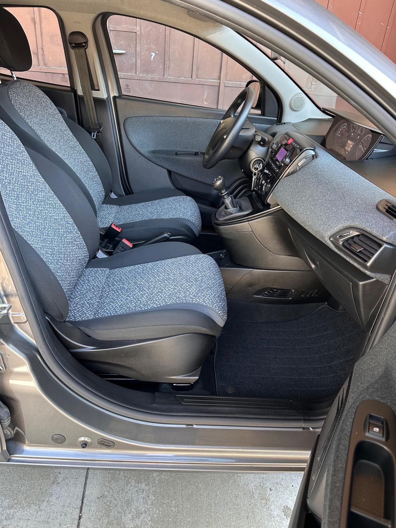 Lancia Ypsilon 1.0 FireFly S&S Hybrid 66’000km!