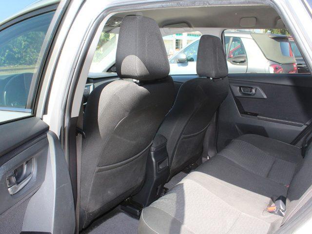 TOYOTA Auris Touring Sports 1.8 Hybrid Lounge