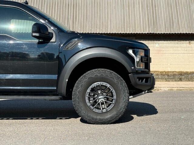 FORD F 150 RAPTOR SUPER CREW CAB