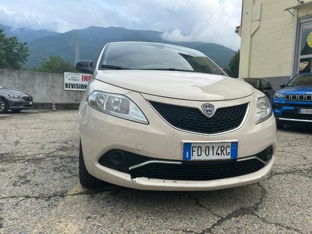 LANCIA - Ypsilon PREZZO RISERVATO AGLI OPERATORI DEL SETTORE