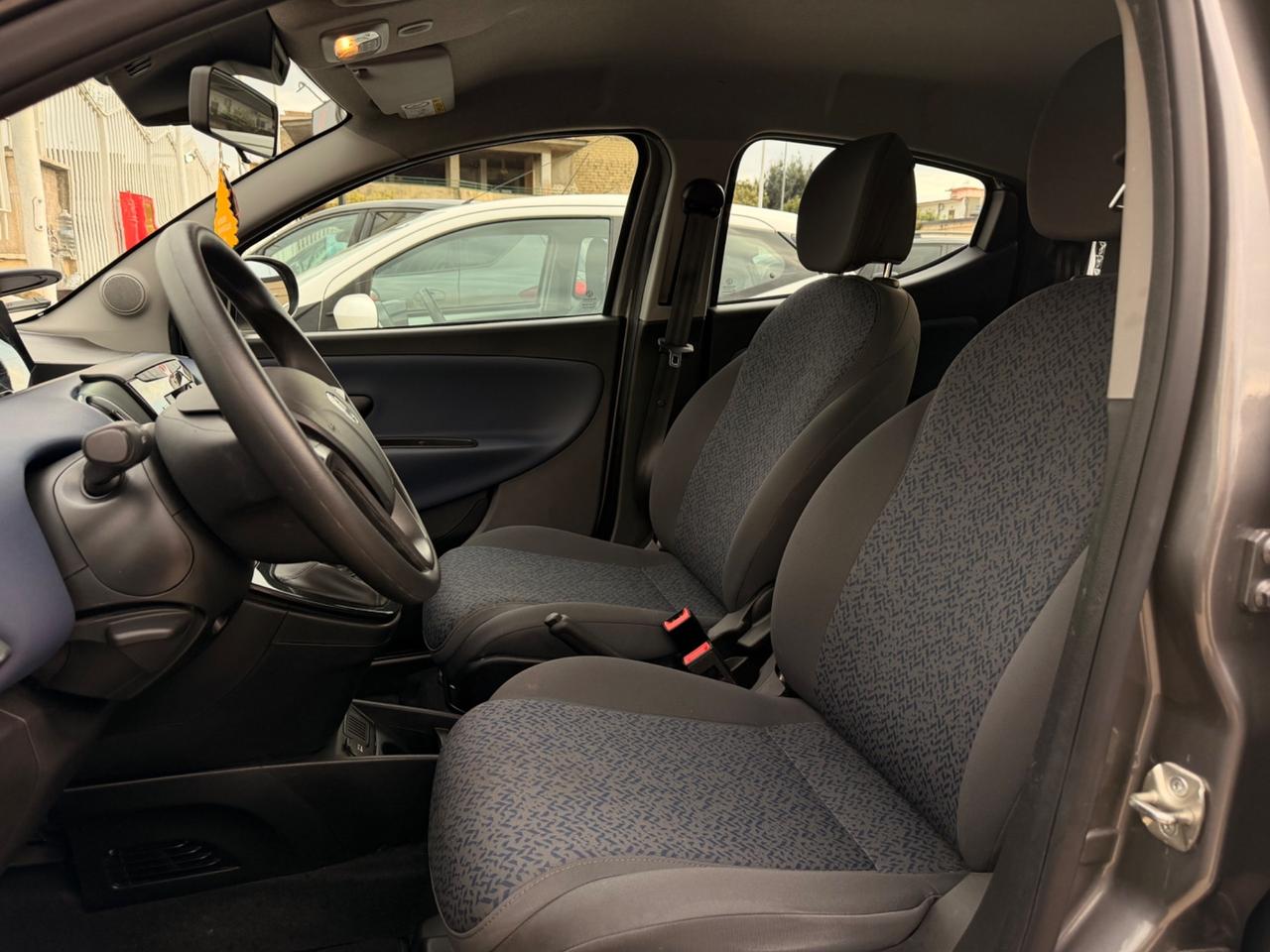 Lancia Ypsilon 1.0 Hybrid Gold CAR PLAY