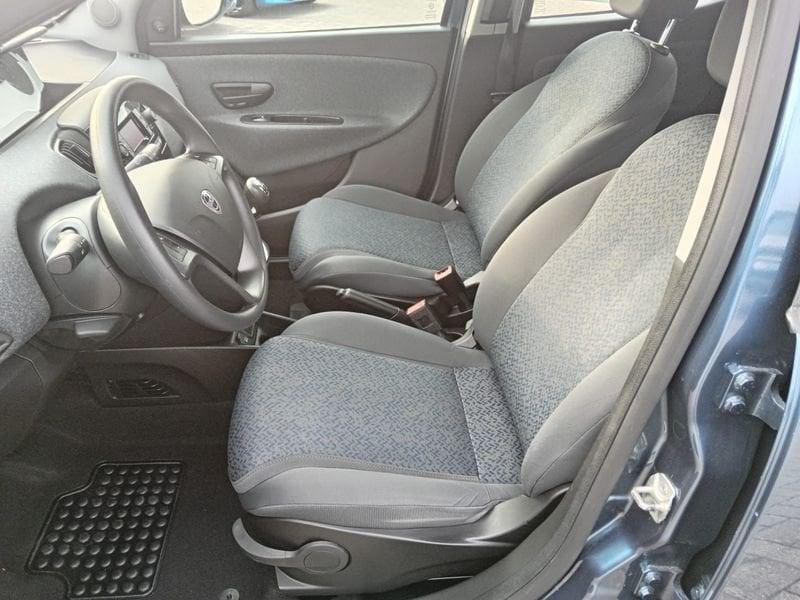 Lancia Ypsilon 1.0 FireFly 70cv S&S Hybrid SILVER