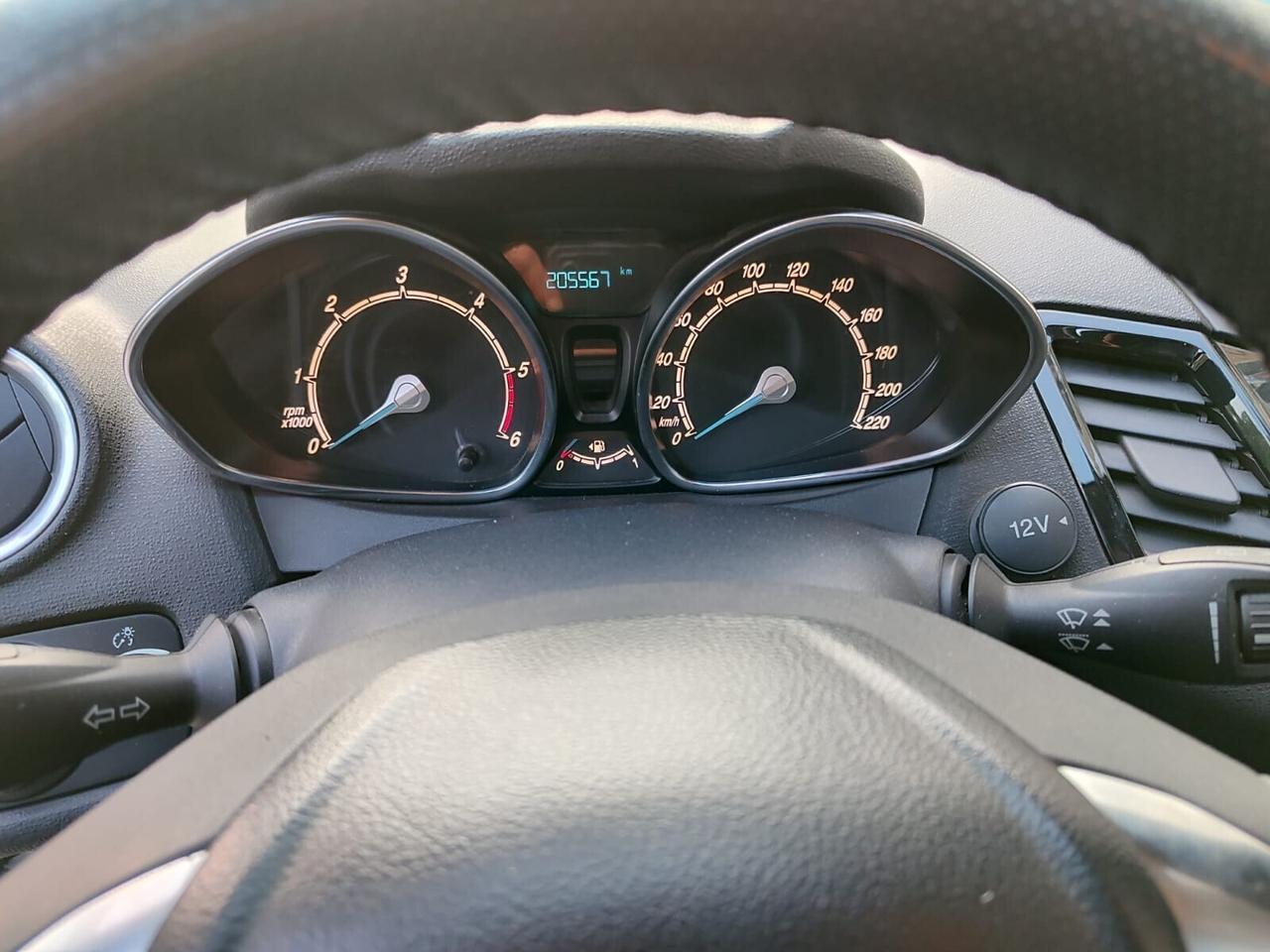 Ford Fiesta 1.5 TDCi 75CV Titanium