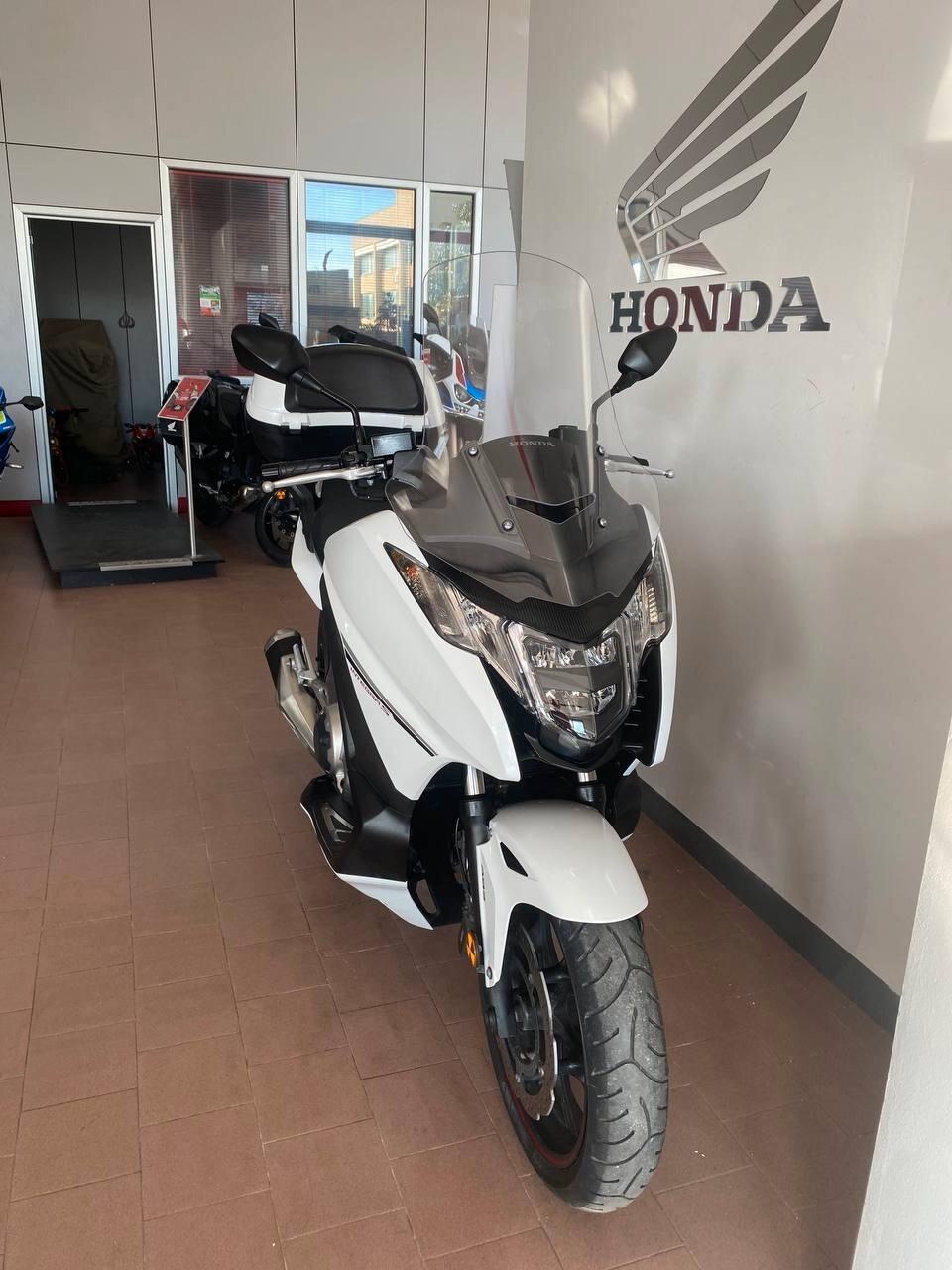Honda Integra 750 s
