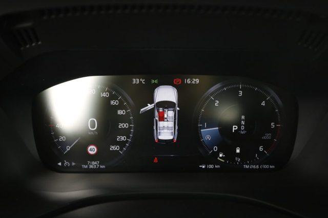 VOLVO XC60 XC60 B4 (d) automatico Momentum