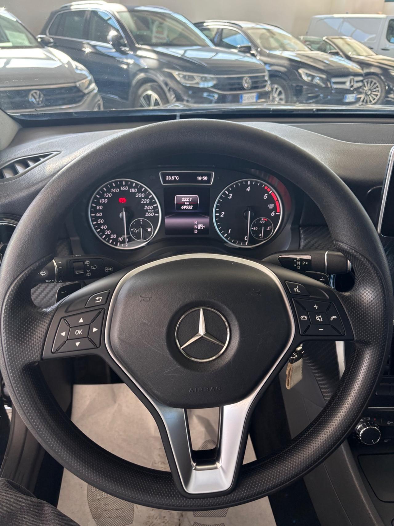 Mercedes-benz GLA 180 CDI Premium