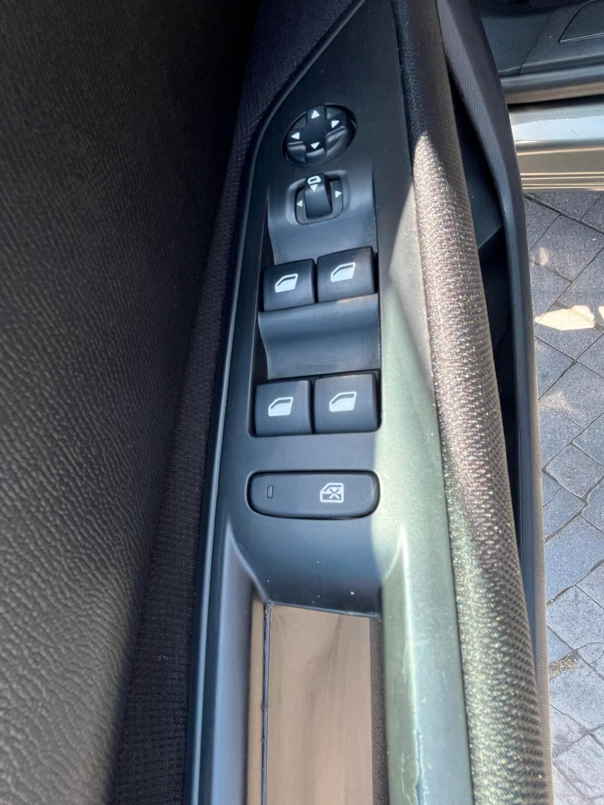 Peugeot 3008 1.6 HDi 120 S&S EAT6 Allure