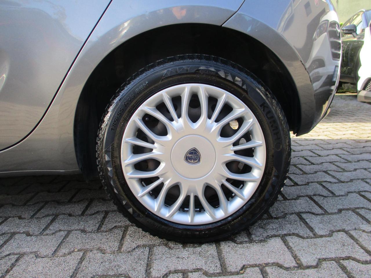 Lancia Ypsilon 5 Porte Ypsilon 1.2 Gold 69cv my16 OK NEOPAT./Bluetooth