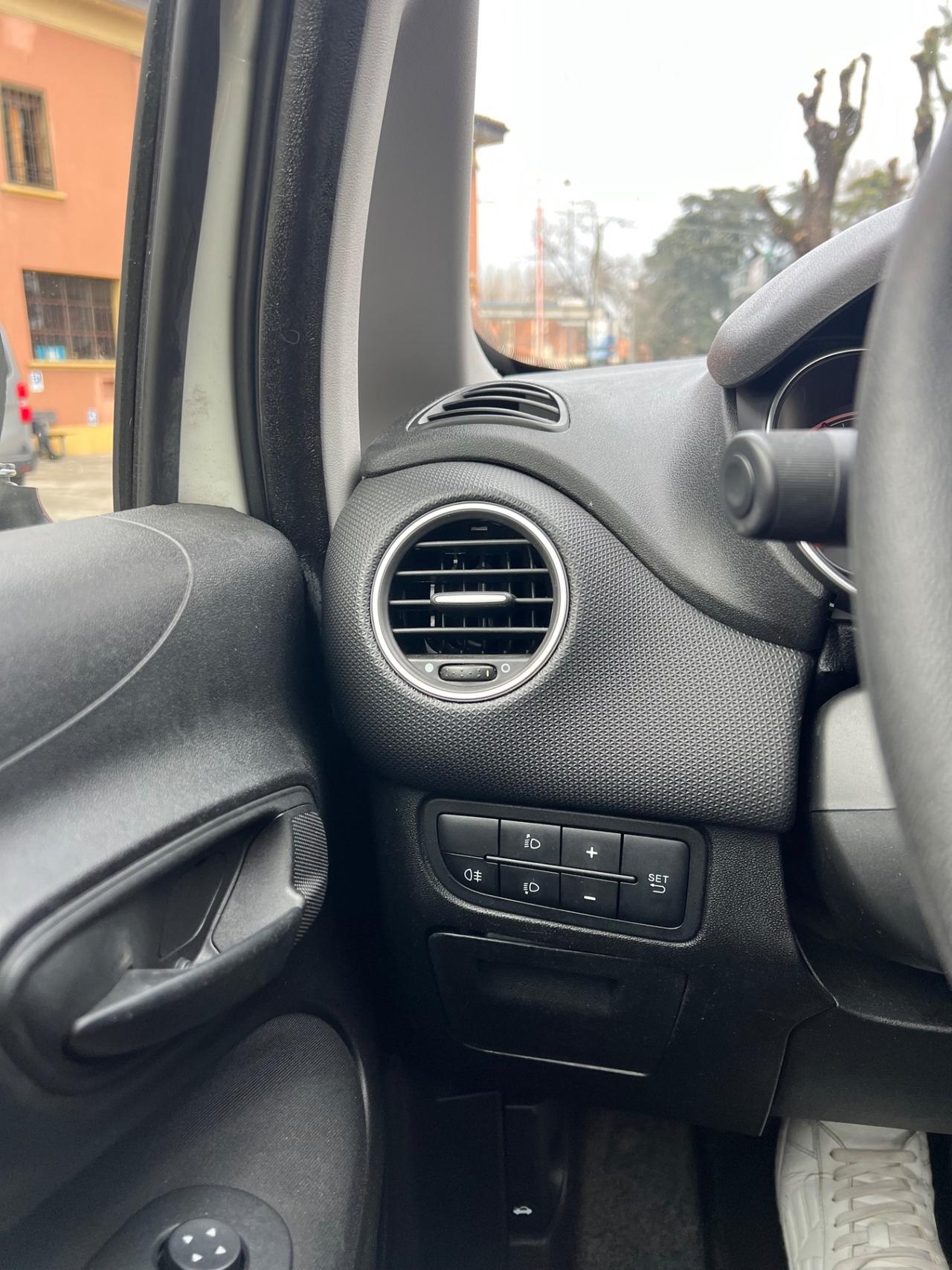 Fiat Punto 1.4 8V 5 porte Natural Power Street