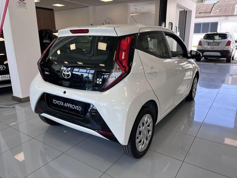 Toyota Aygo Aygo Connect 1.0 VVT-i 72 CV 5 porte x-play