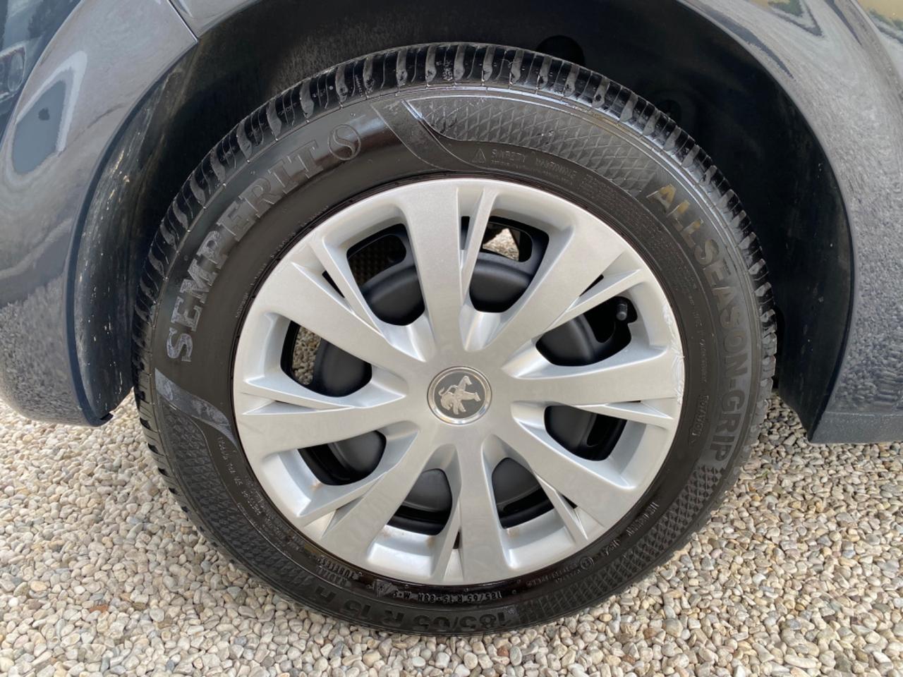 Peugeot 208 PureTech Ok Neopatentati
