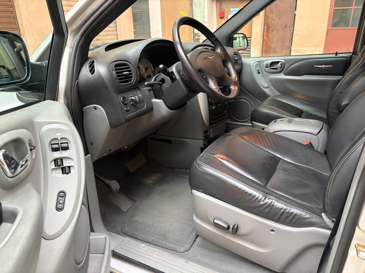 Chrysler Voyager Grand 2.8 CRD Limited UNICO PROPRIETARIO