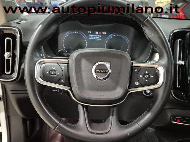 VOLVO XC40 T3 Geartronic Momentum Pro