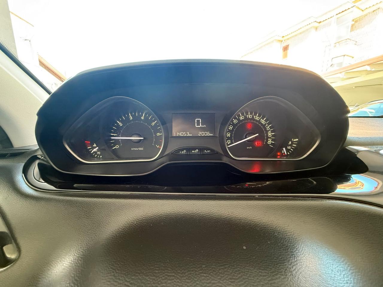 PEUGEOT 208 1.2 BENZINA 114.000 KM 2017