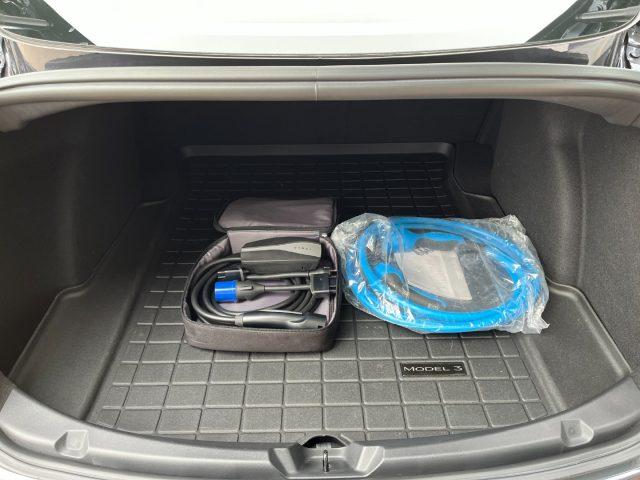 TESLA Model 3 Long Range AWD Performance