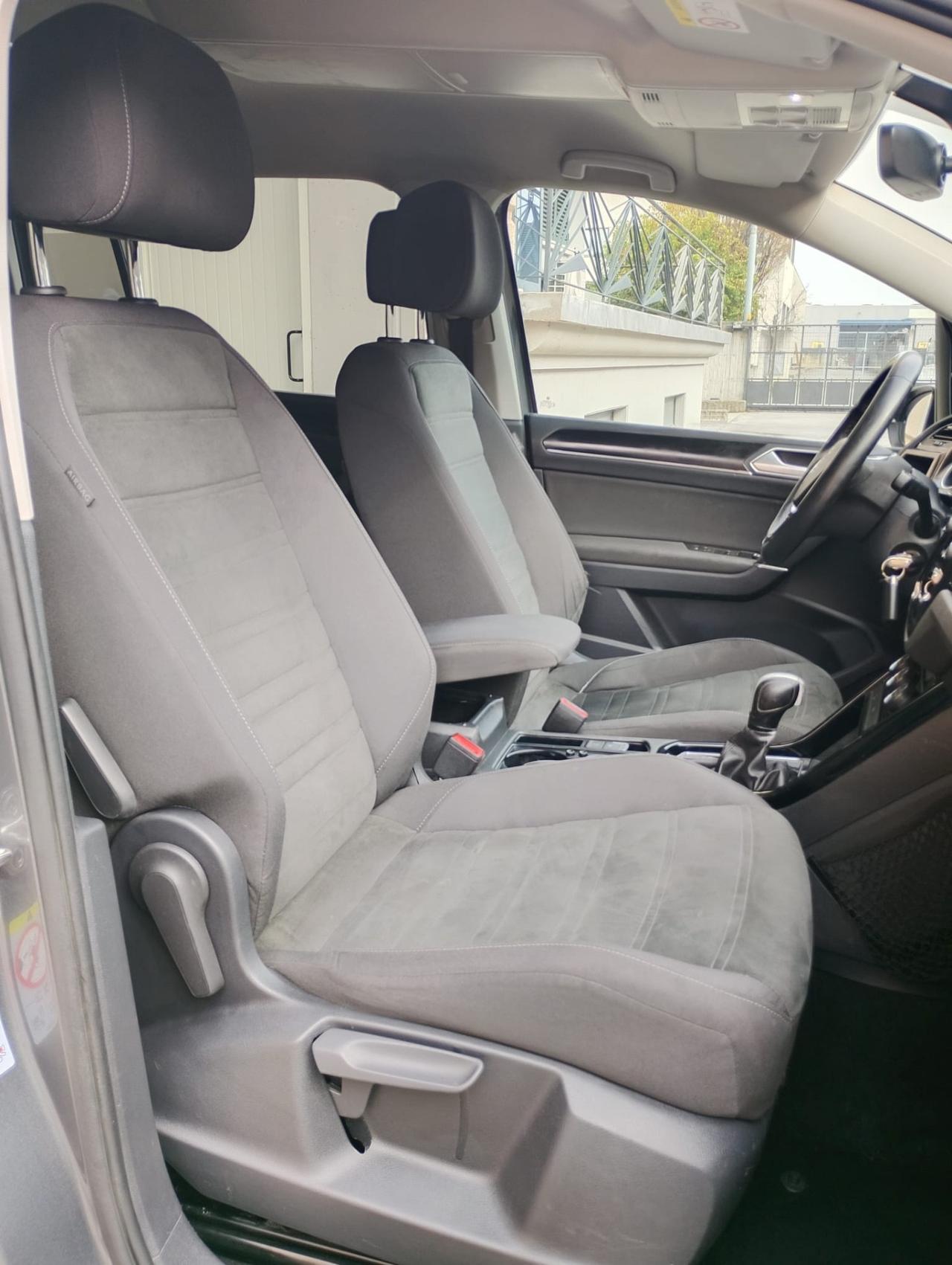 Volkswagen Touran 2.0 TDI 150 CV SCR DSG Executive BlueMotion Tech.