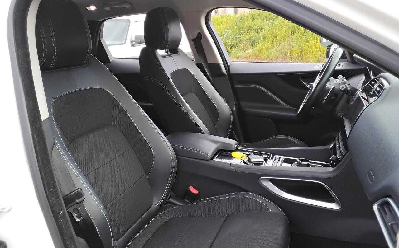 Jaguar F-Pace 2.0 D 180 CV AWD aut. R-Sport