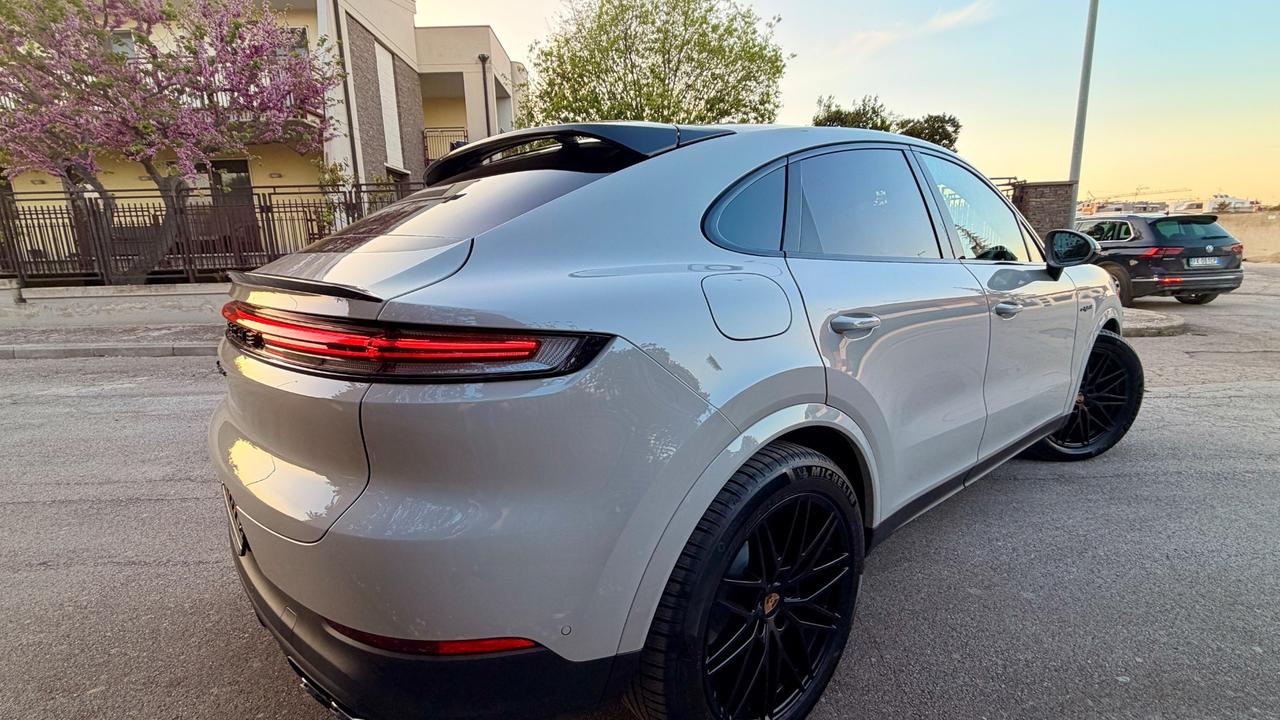 Porsche Cayenne 3.0 V6 E-Hybrid Coupè IVA ESPOSTA ITALIANA