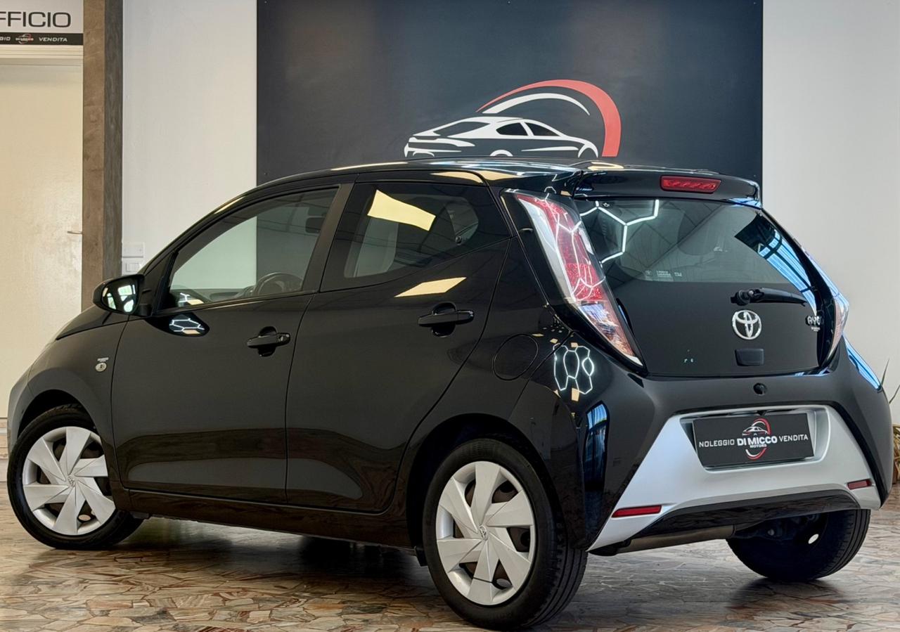 Toyota Aygo 1.0 VVT-i 69 CV 5 porte x-wave MMT