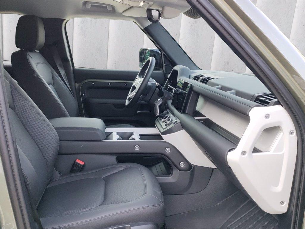 LAND ROVER Defender (2019) LAND ROVER 110 3.0D I6 200 CV AWD Auto S del 2025