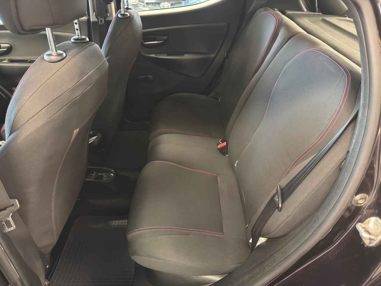 Lancia Ypsilon 1.2 69 CV 5 porte S&S Platinum