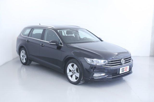 VOLKSWAGEN Passat Variant 2.0 TDI SCR EVO DSG Business Fari LED