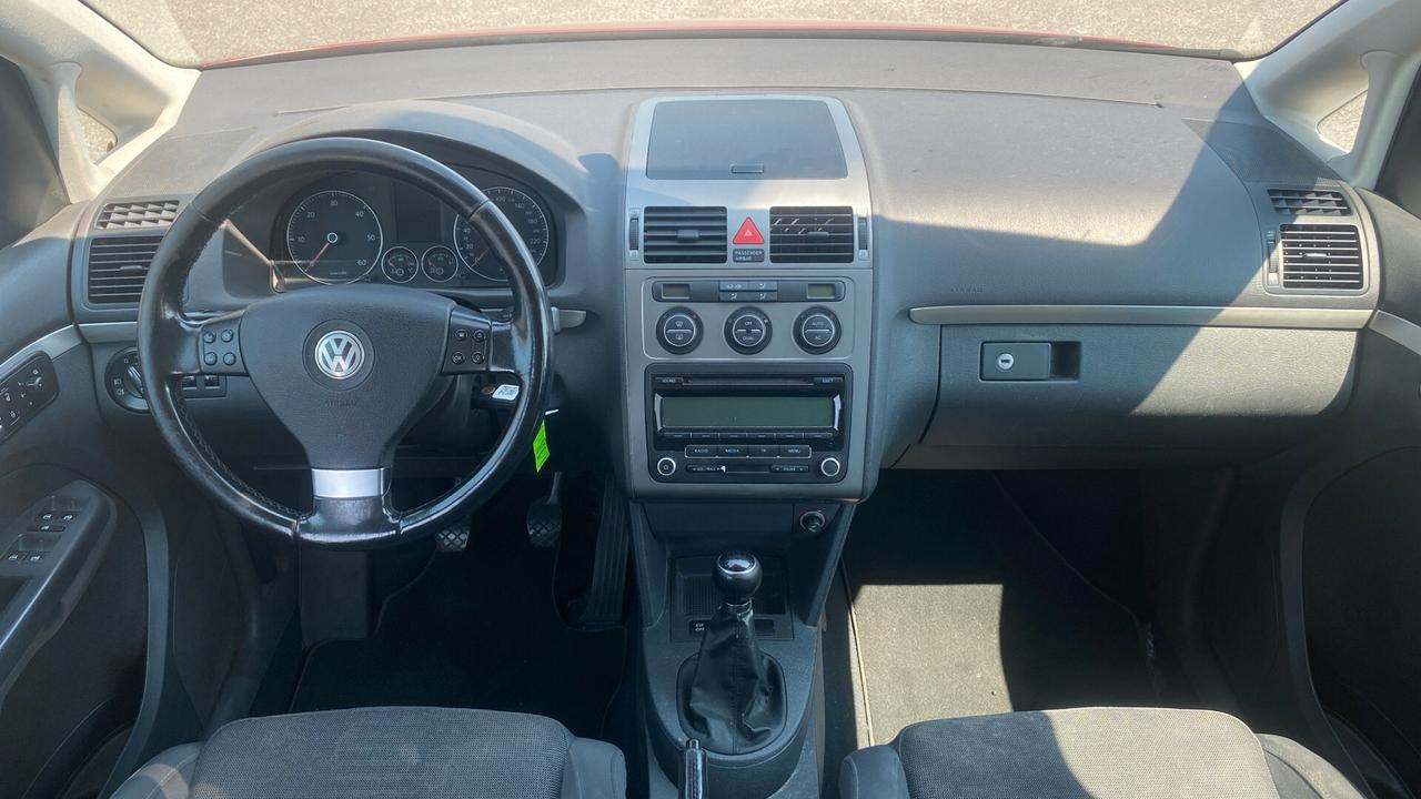 Volkswagen Touran 2.0 TDI HIGHLINE 7 POSTI 2009