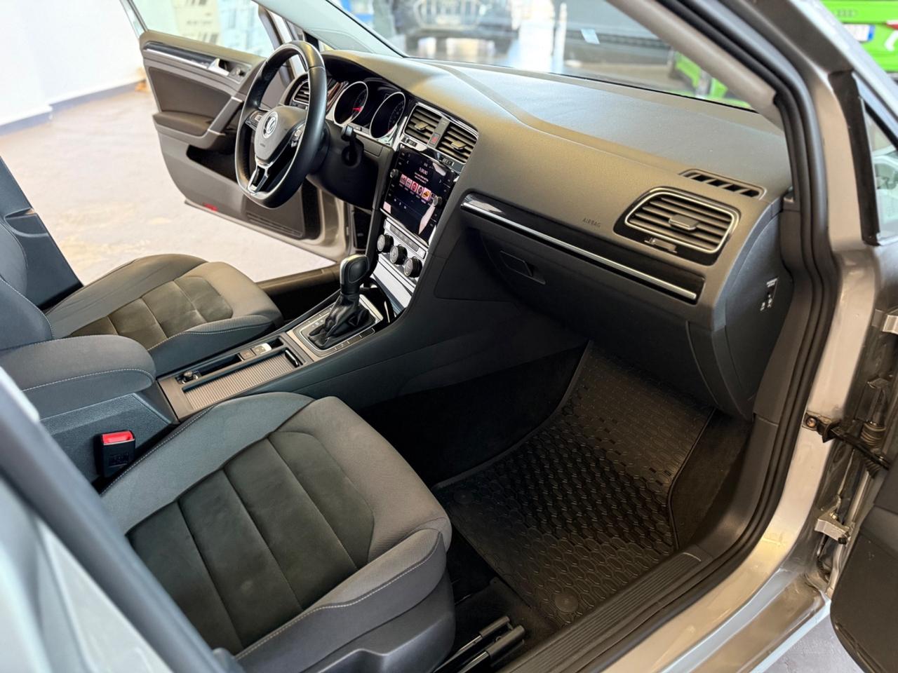 Volkswagen Golf 1.5 TGI DSG 5p. Executive BlueMotion Technology