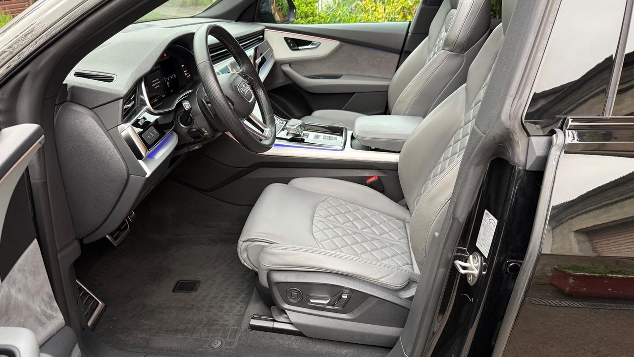 Audi Q8 50 TDI 286 CV quattro Tetto Matrix interno RS