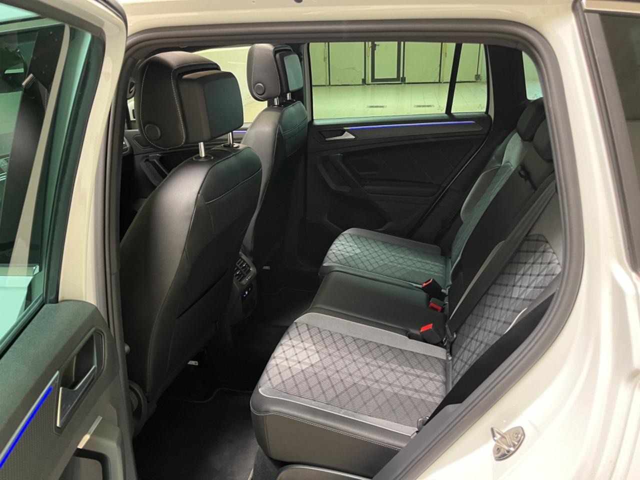 Volkswagen Tiguan 2.0 TDI 150 CV DSG R-Line *tetto